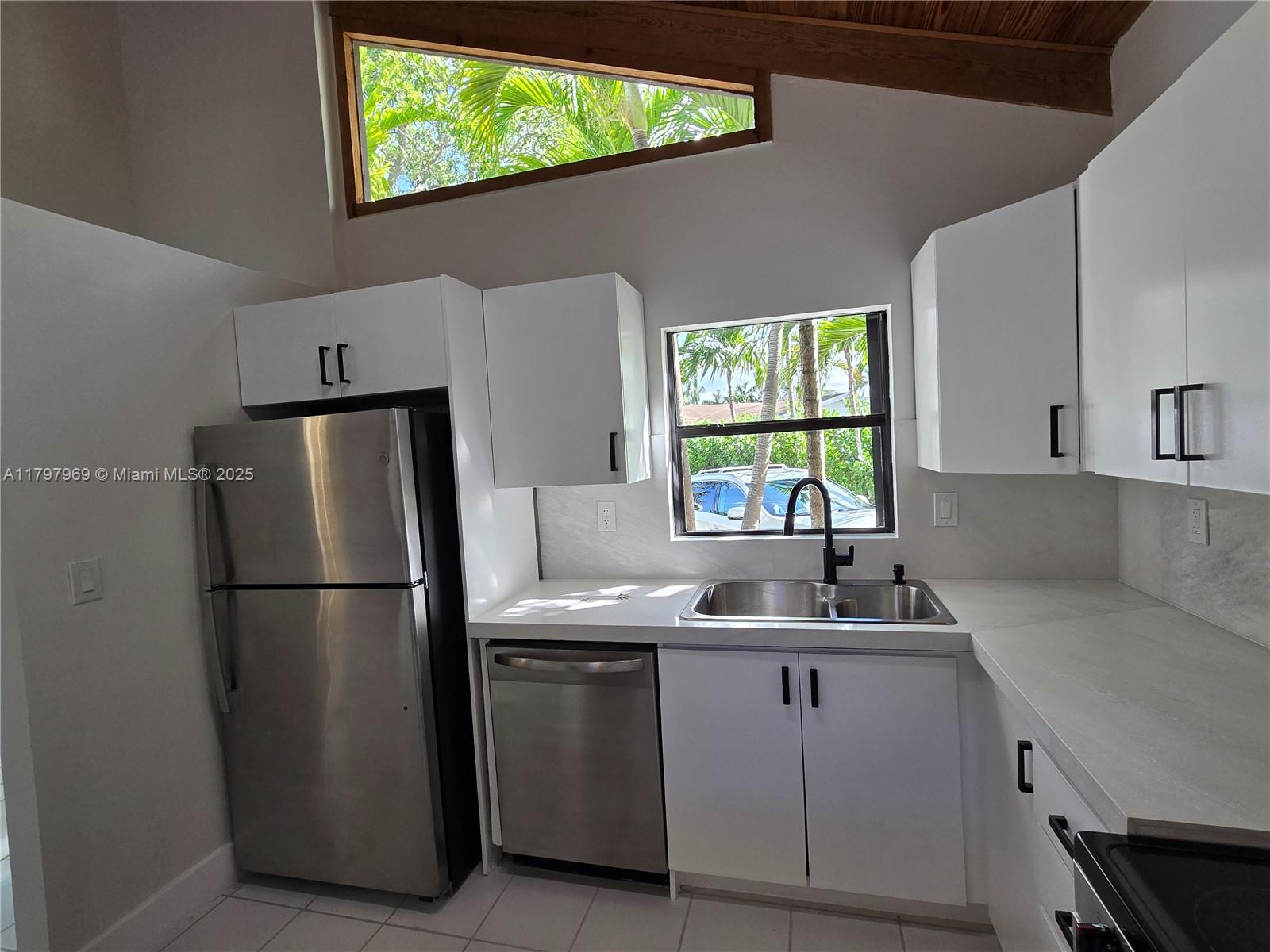 KILLIAN PINES TOWNHOUSES - Residential
