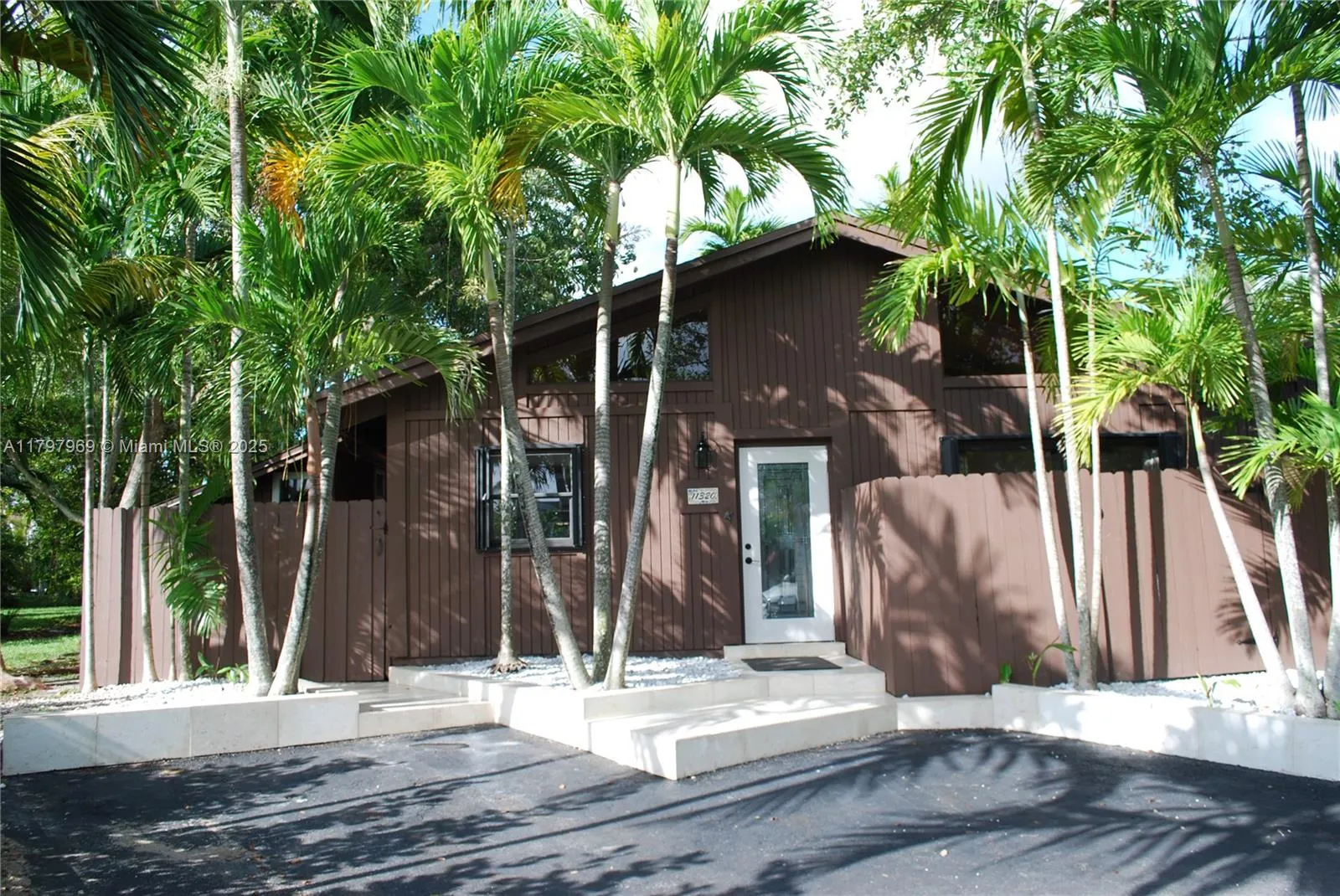 Miami, Florida 33176, United States, 2 Bedrooms Bedrooms, ,2 BathroomsBathrooms,Residential,Active,123819