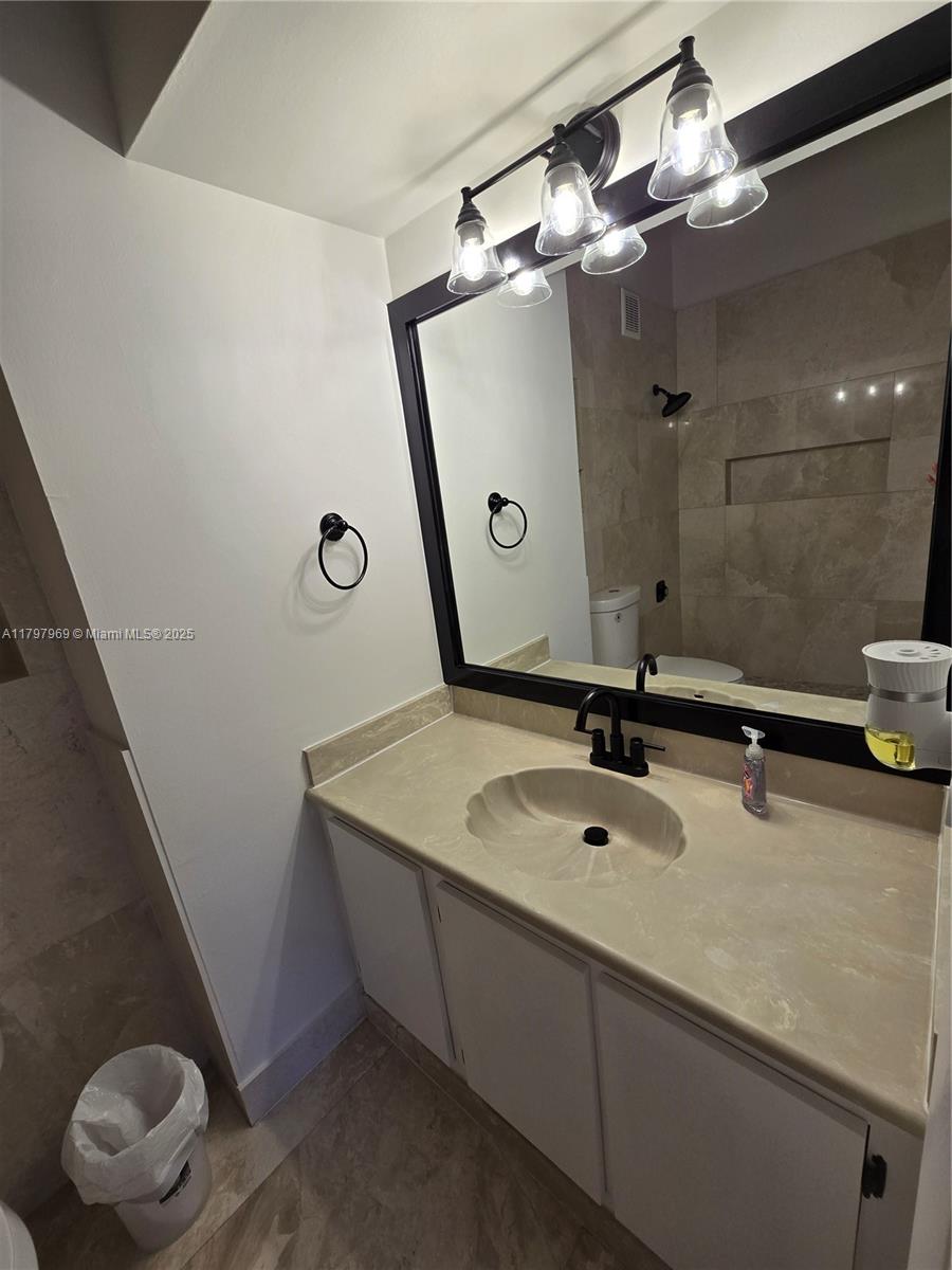KILLIAN PINES TOWNHOUSES - Residential