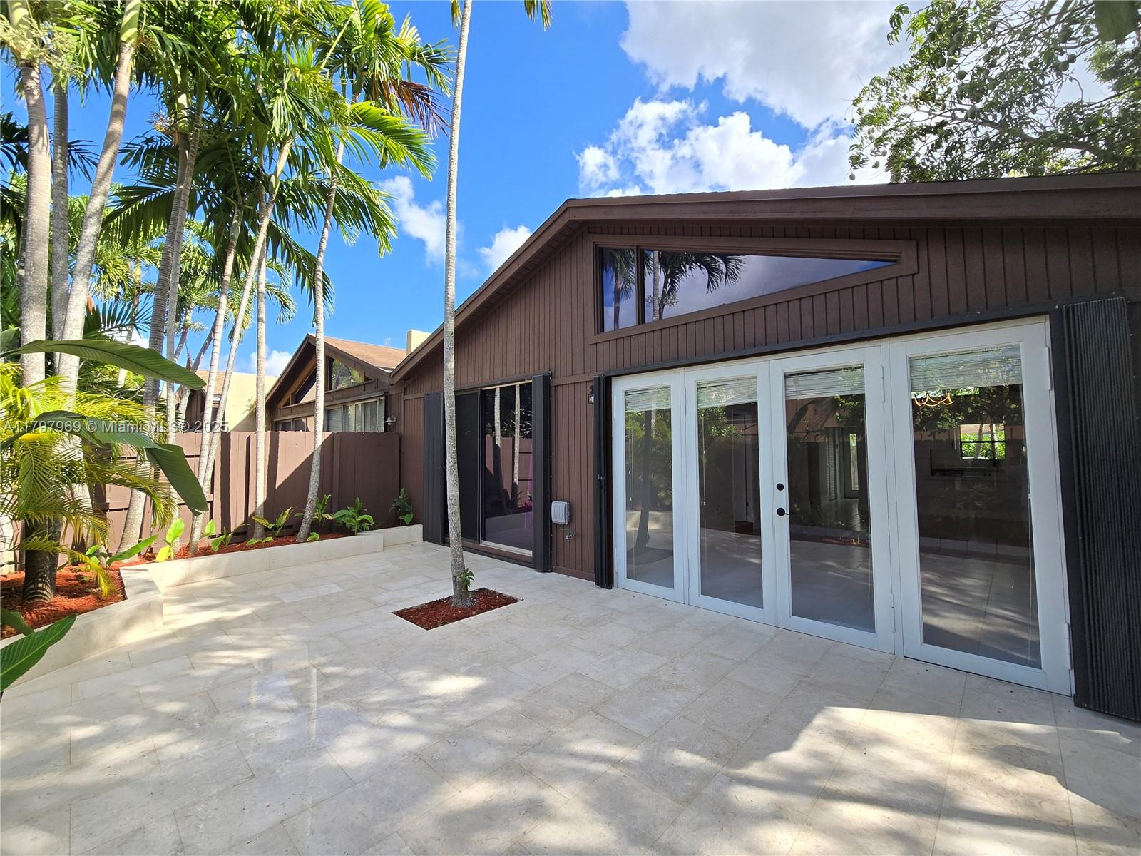 KILLIAN PINES TOWNHOUSES - Residential