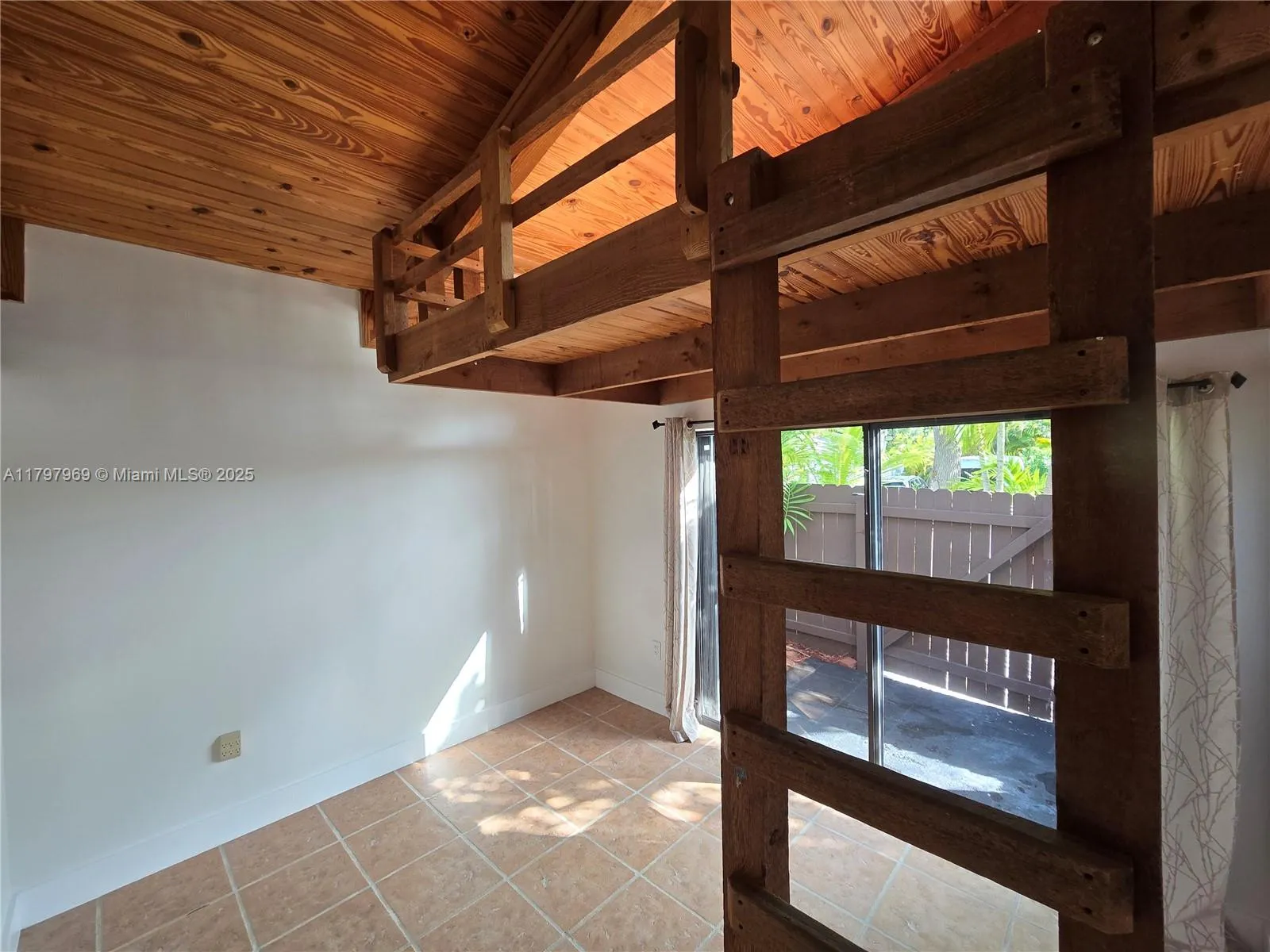 Miami, Florida 33176, United States, 2 Bedrooms Bedrooms, ,2 BathroomsBathrooms,Residential,Active,123819