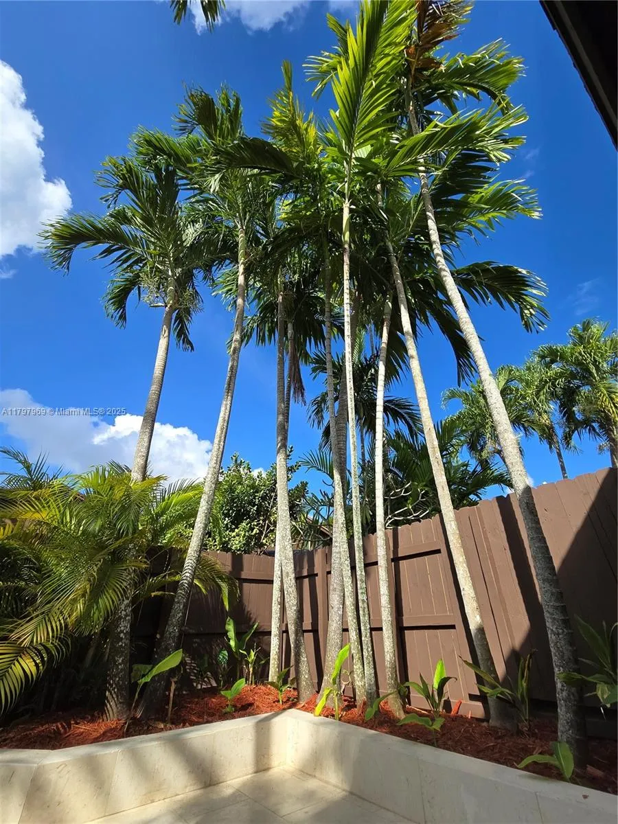 Miami, Florida 33176, United States, 2 Bedrooms Bedrooms, ,2 BathroomsBathrooms,Residential,Active,123819