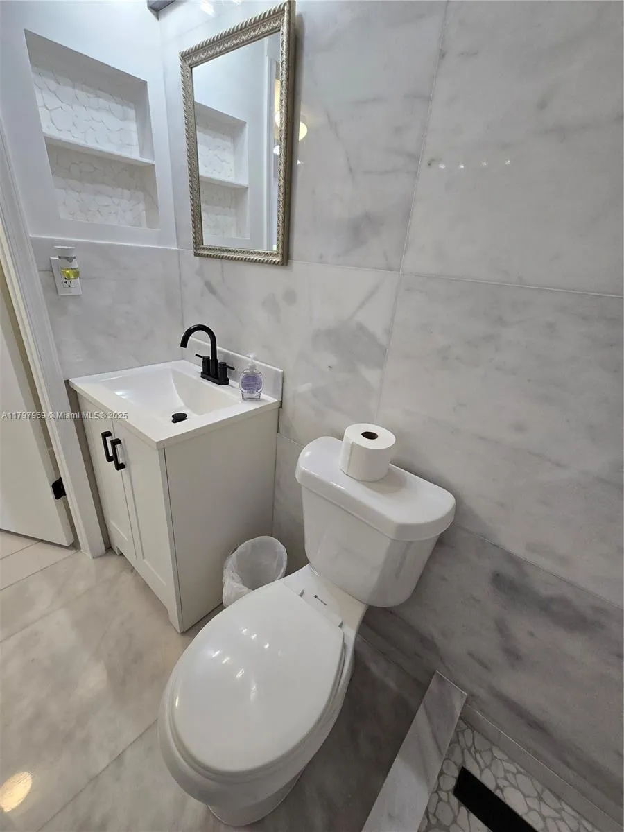 Miami, Florida 33176, United States, 2 Bedrooms Bedrooms, ,2 BathroomsBathrooms,Residential,Active,123819