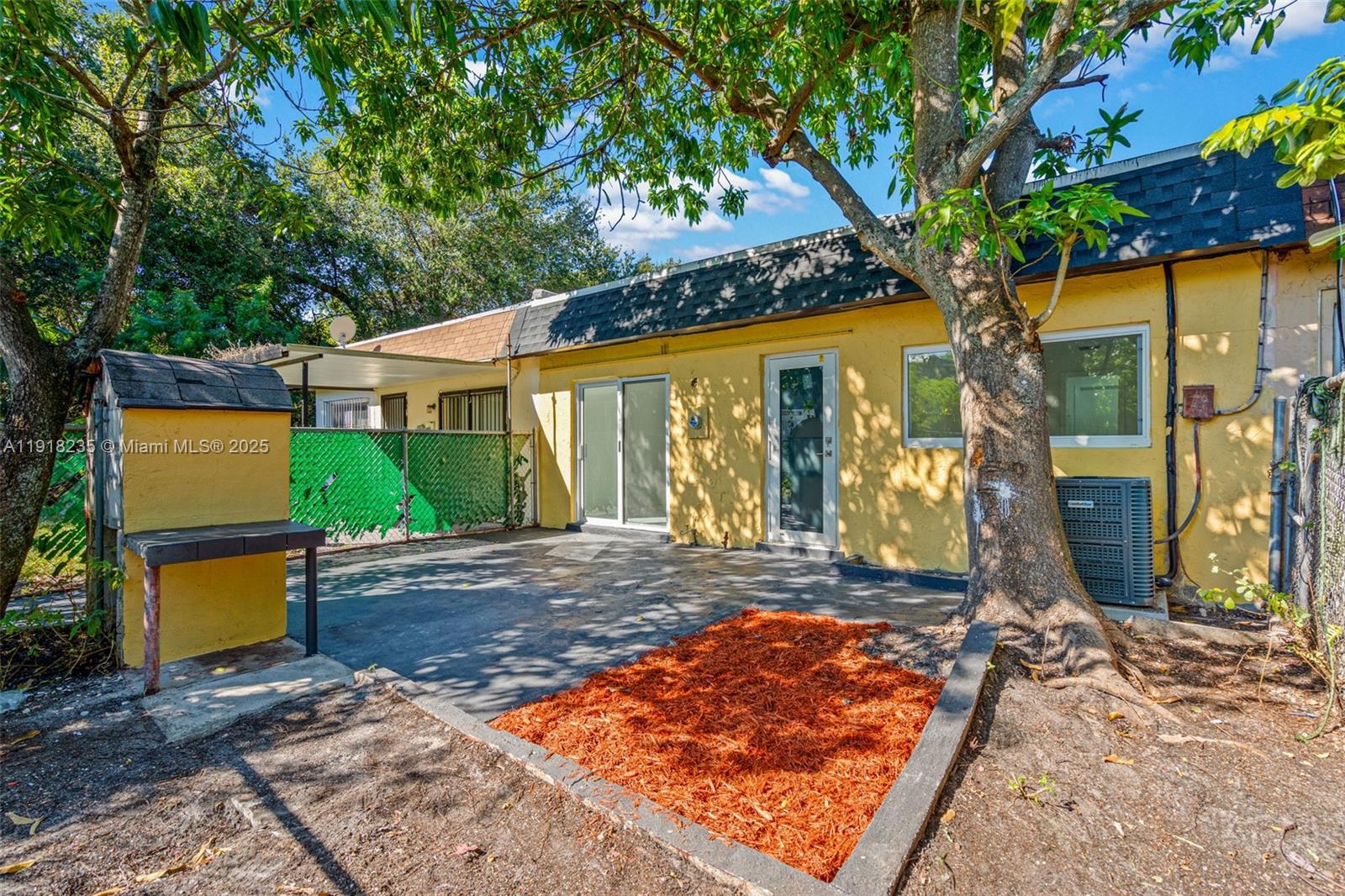 VISTA TOWNHOUSE SEC C - Residential