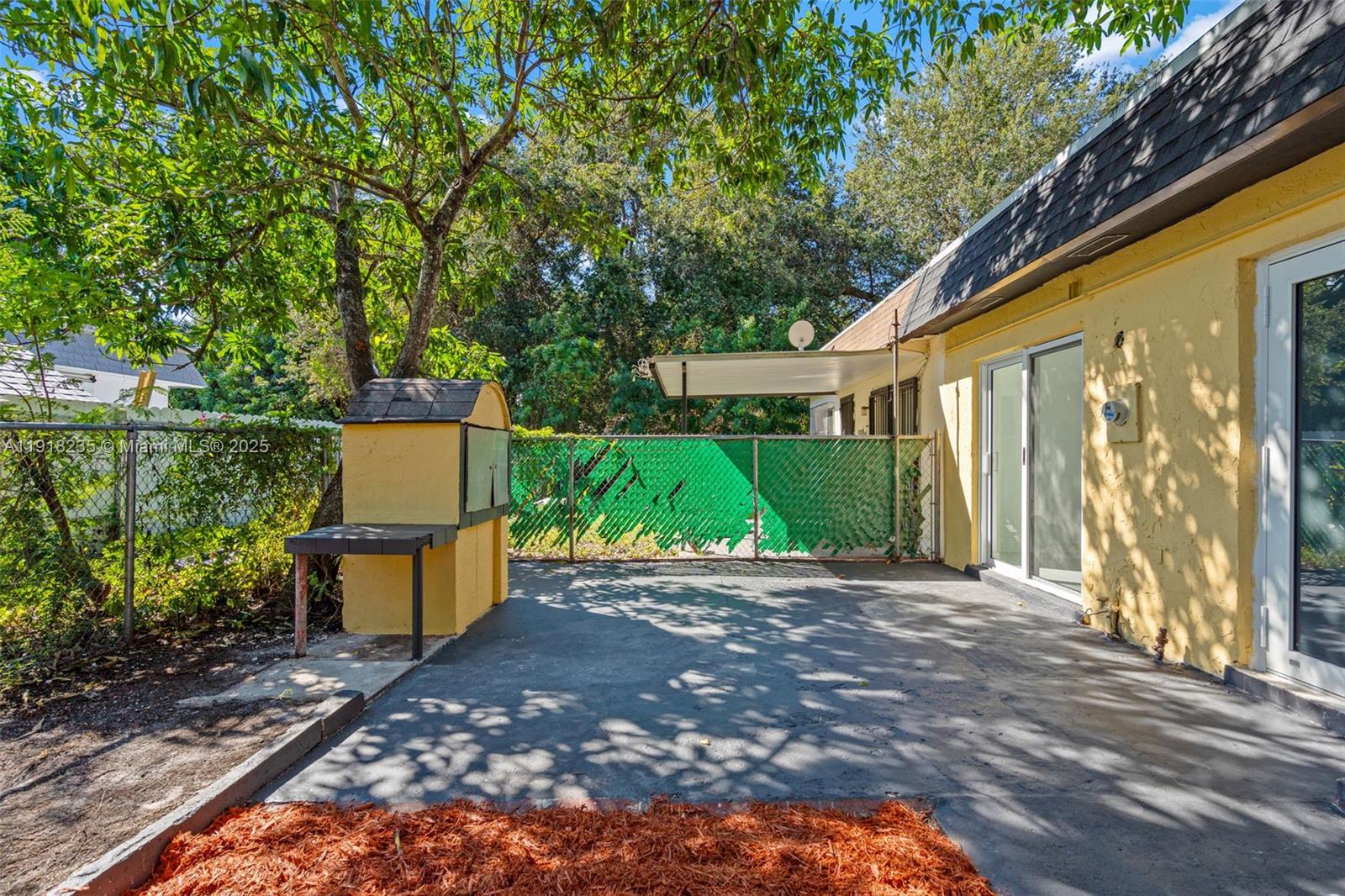 VISTA TOWNHOUSE SEC C - Residential