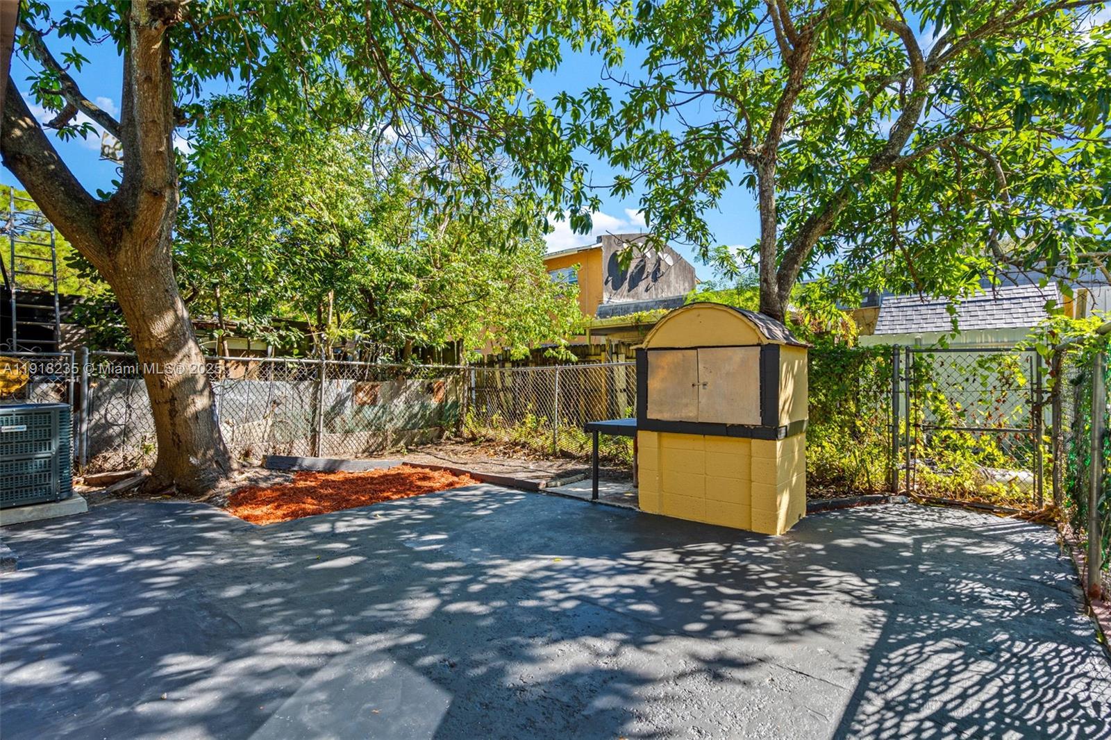 VISTA TOWNHOUSE SEC C - Residential