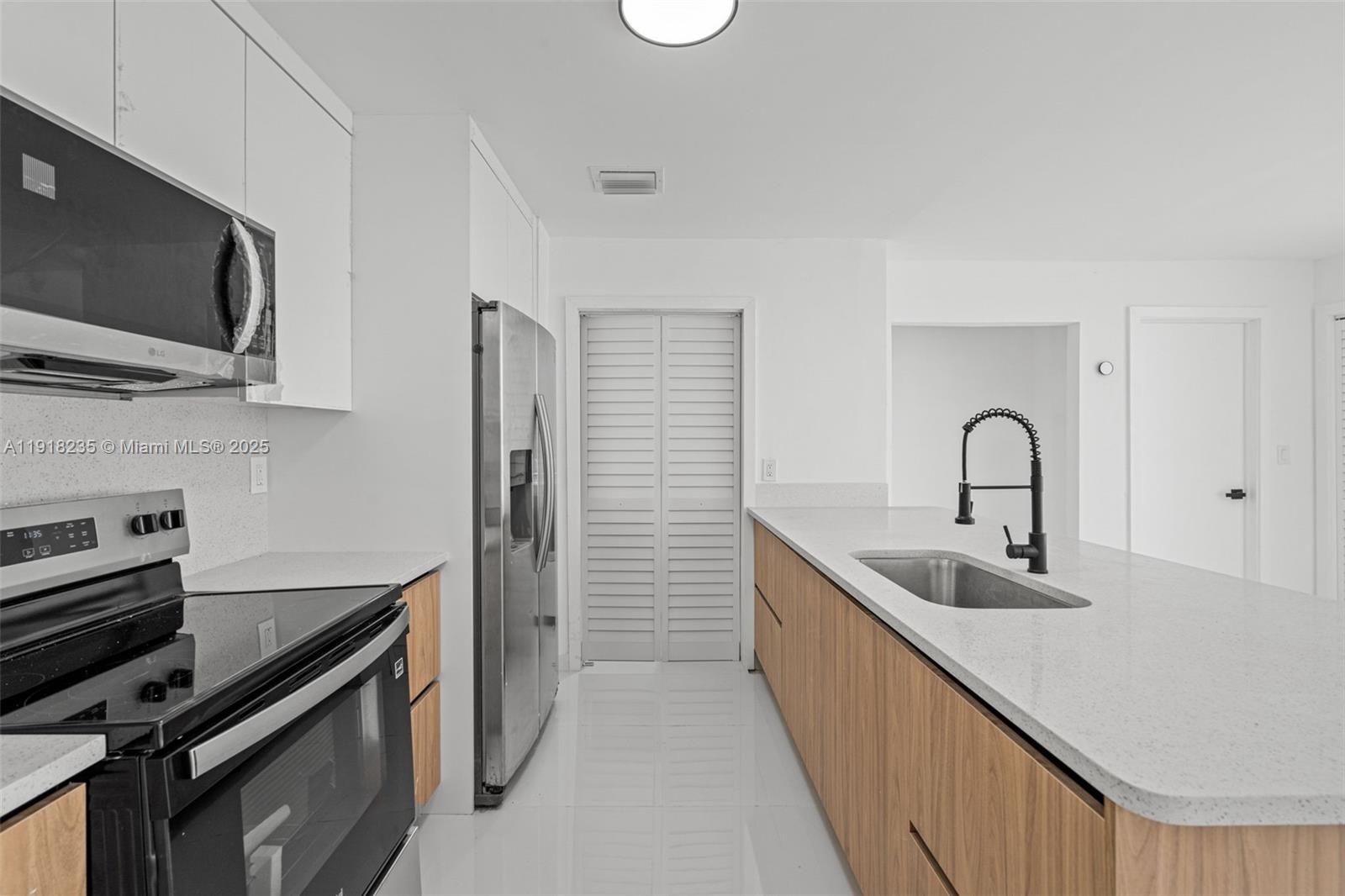 VISTA TOWNHOUSE SEC C - Residential