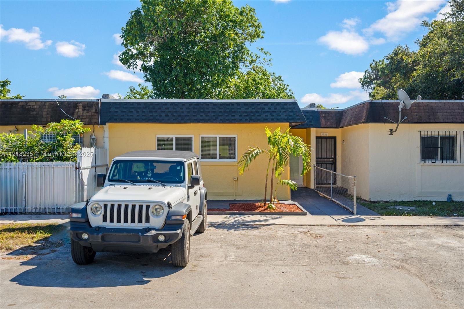 VISTA TOWNHOUSE SEC C - Residential