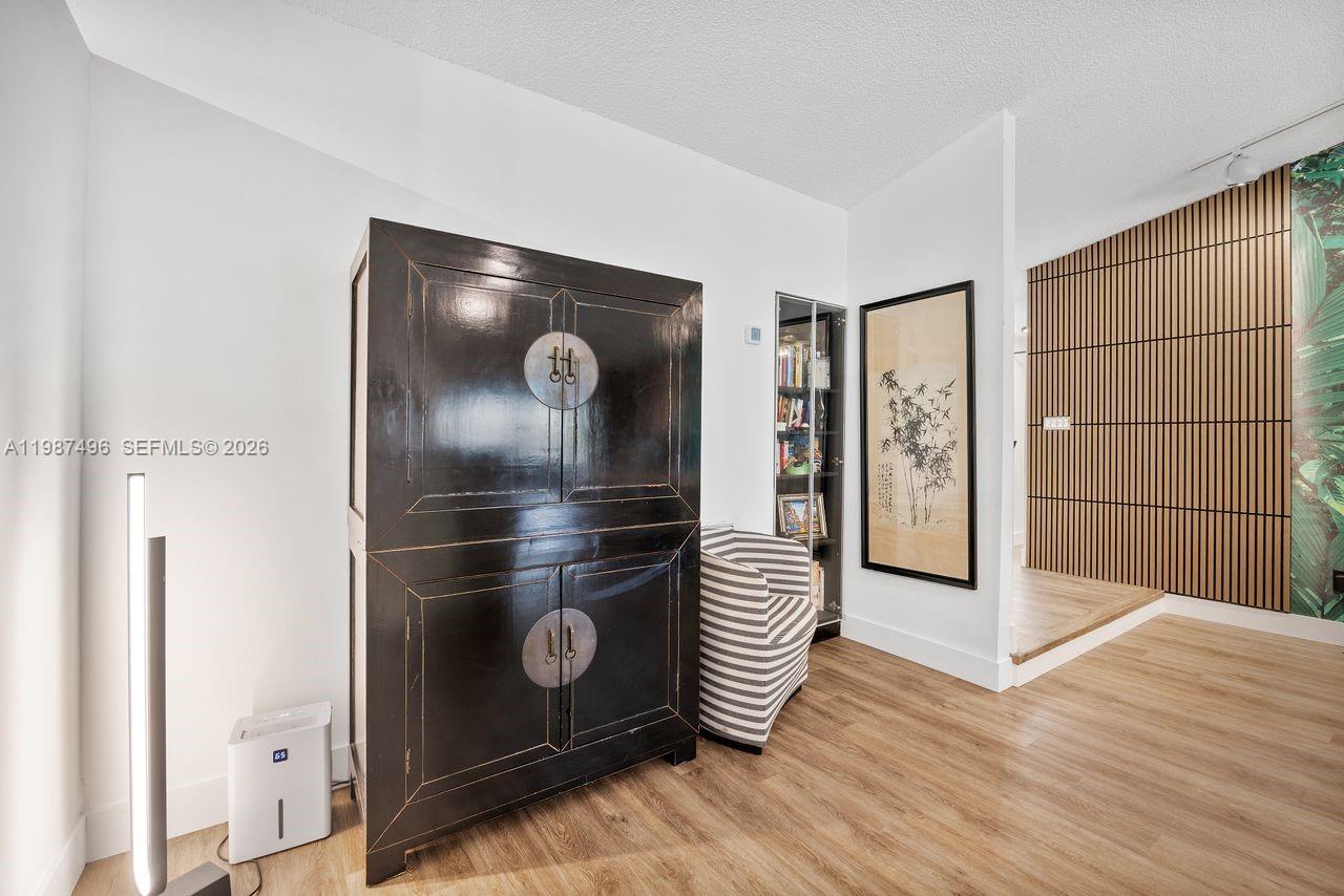 LINDGREN CENTRAL - Residential