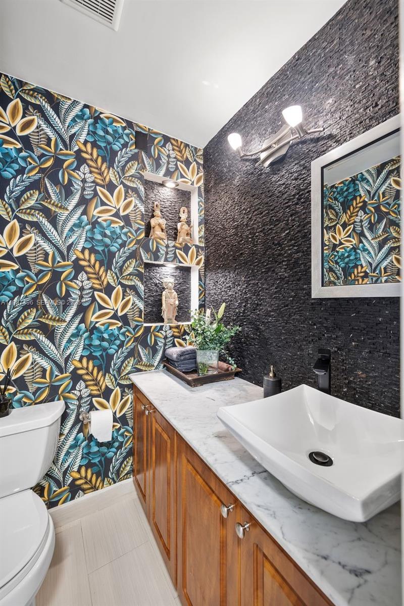 LINDGREN CENTRAL - Residential