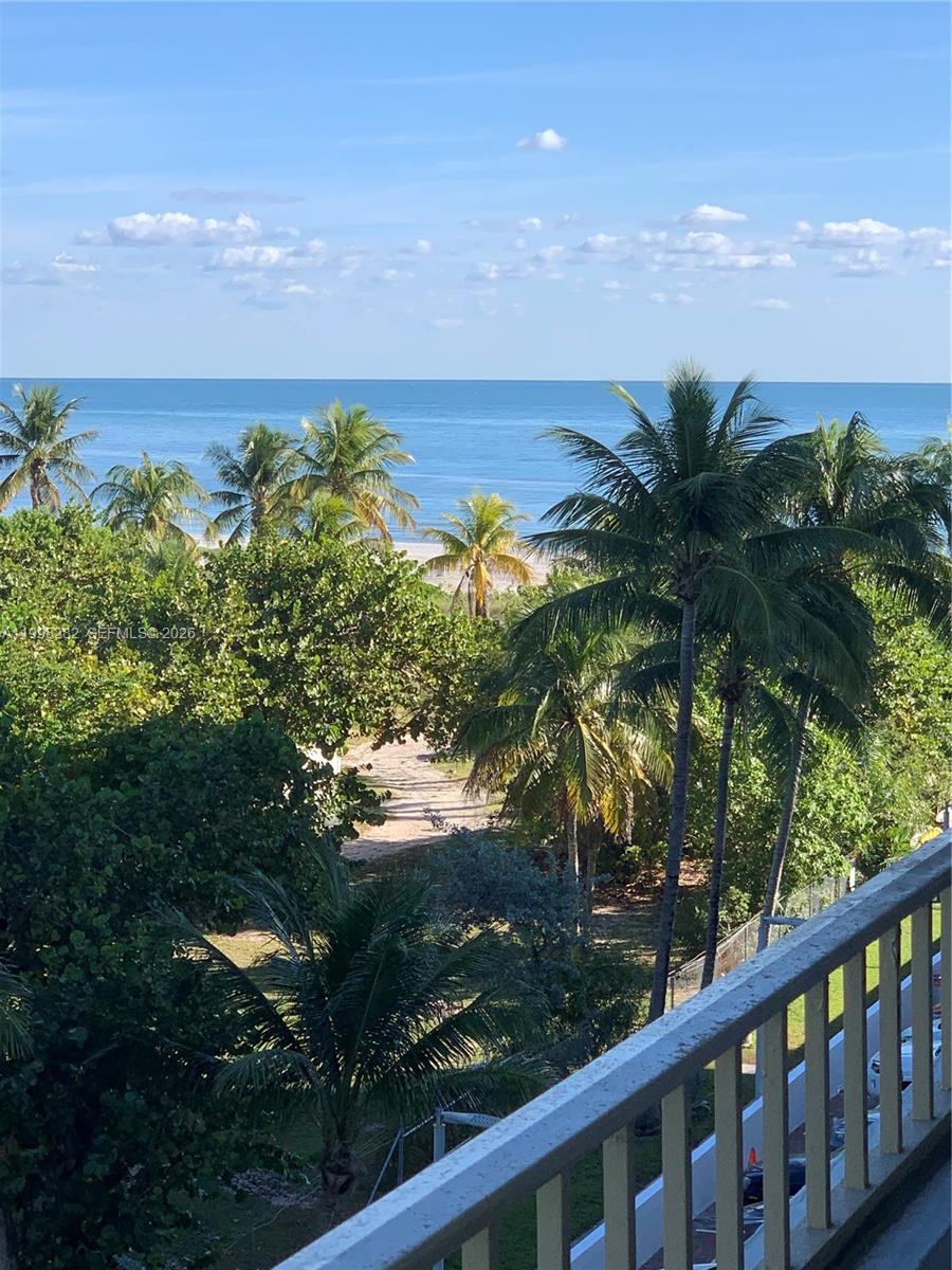 KEY BISCAYNES COMMODORE C - Residential