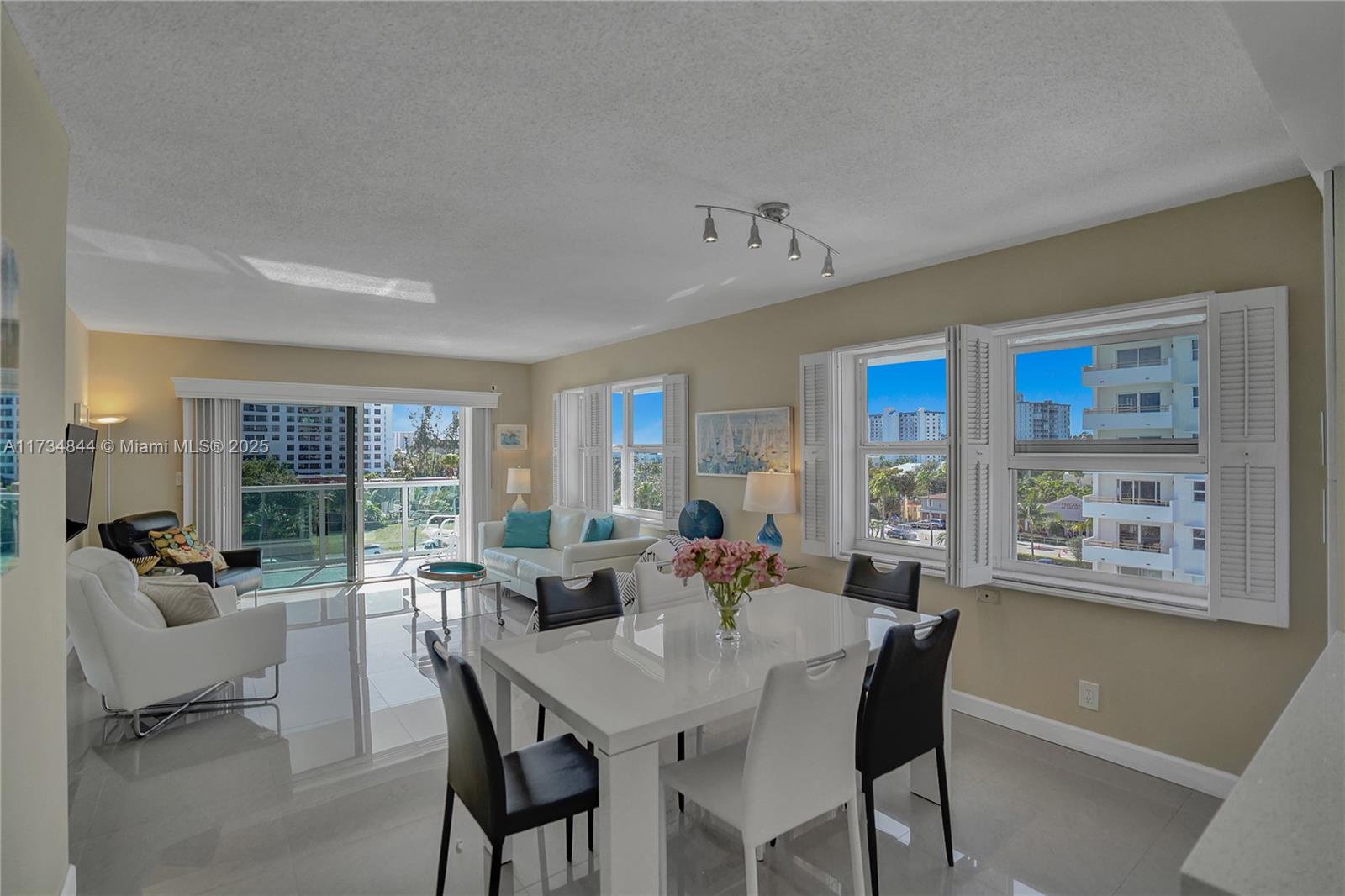 TIFFANY GARDENS NORTH CON - Residential