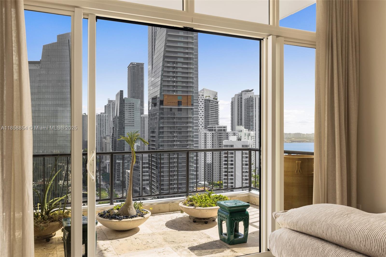 VILLA REGINA CONDO - Residential