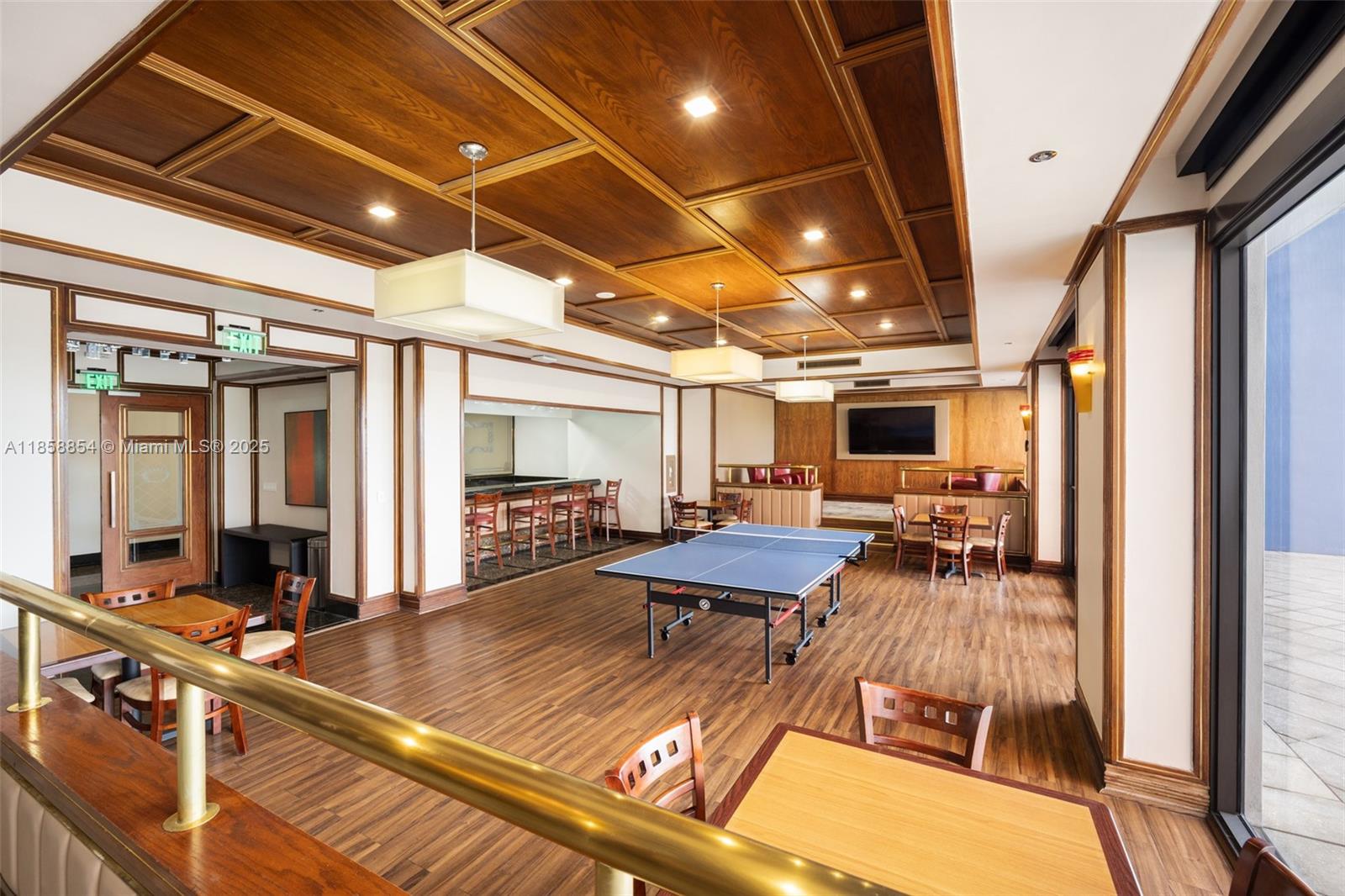 VILLA REGINA CONDO - Residential