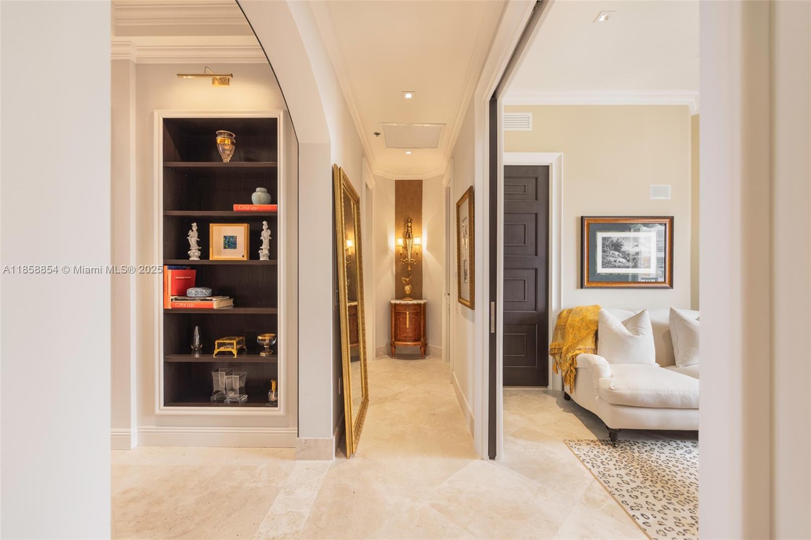 VILLA REGINA CONDO - Residential