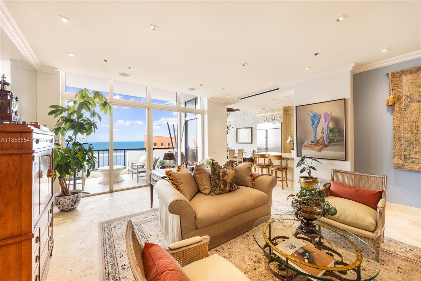 VILLA REGINA CONDO - Residential