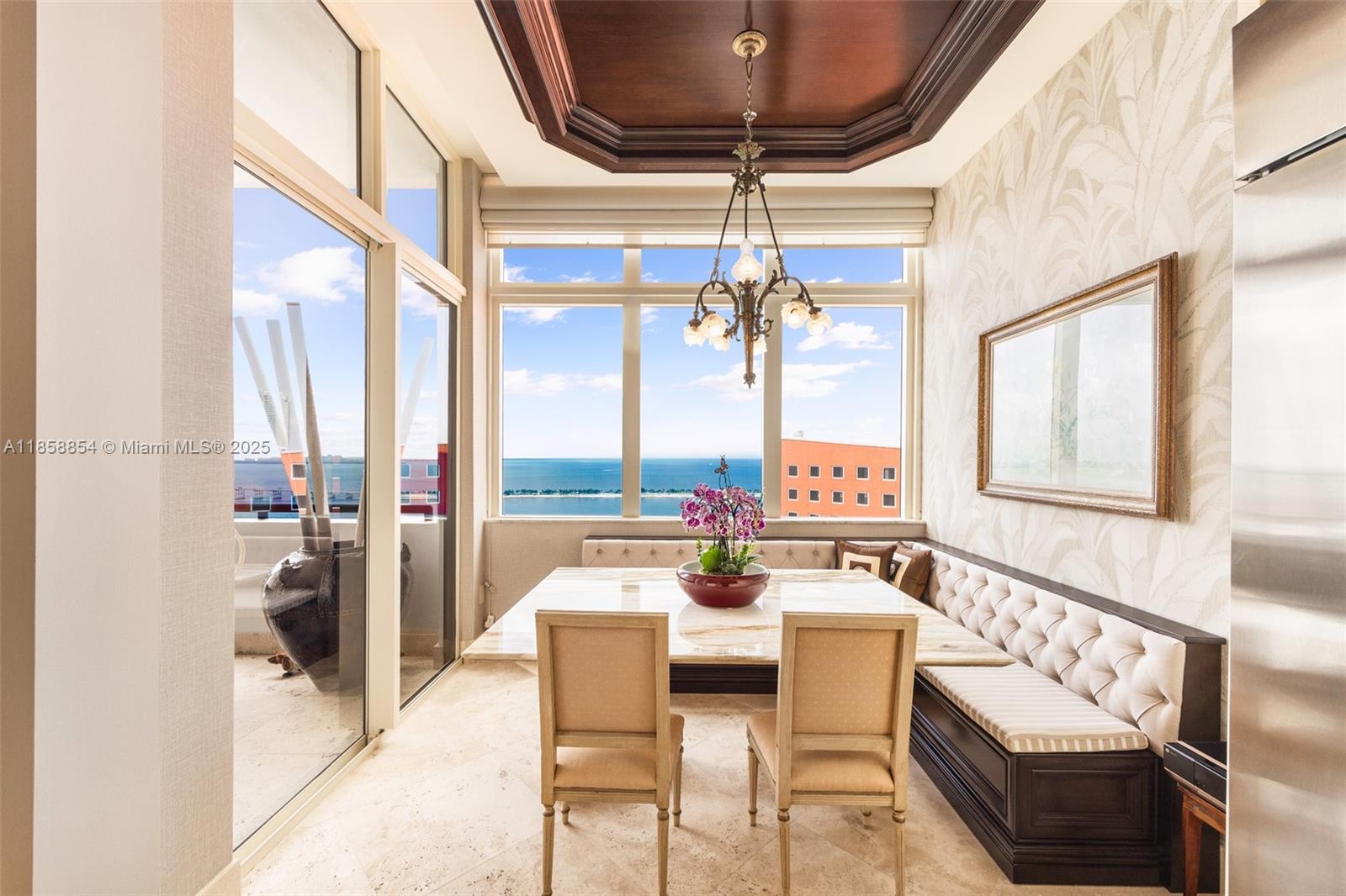 VILLA REGINA CONDO - Residential