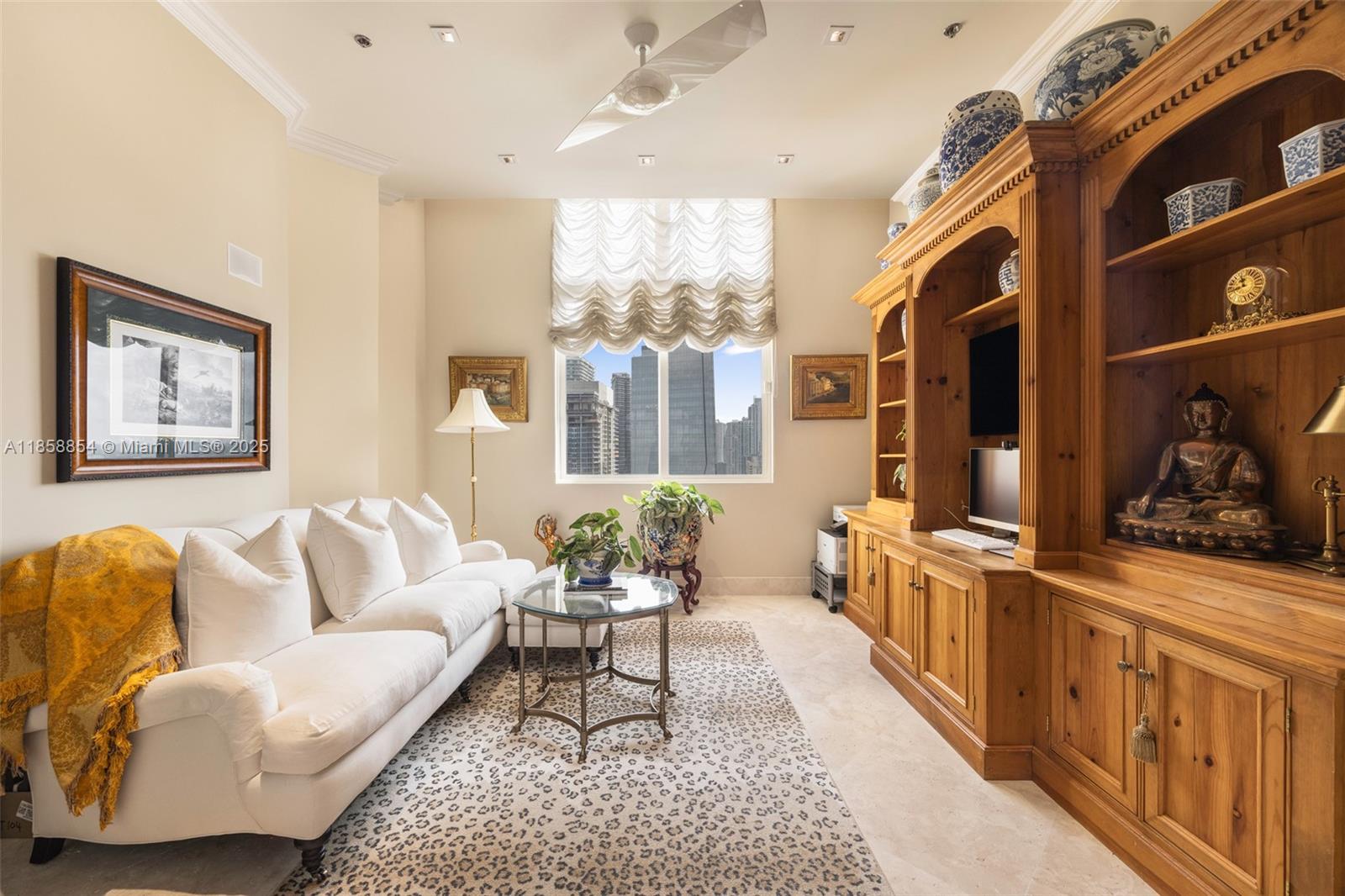 VILLA REGINA CONDO - Residential