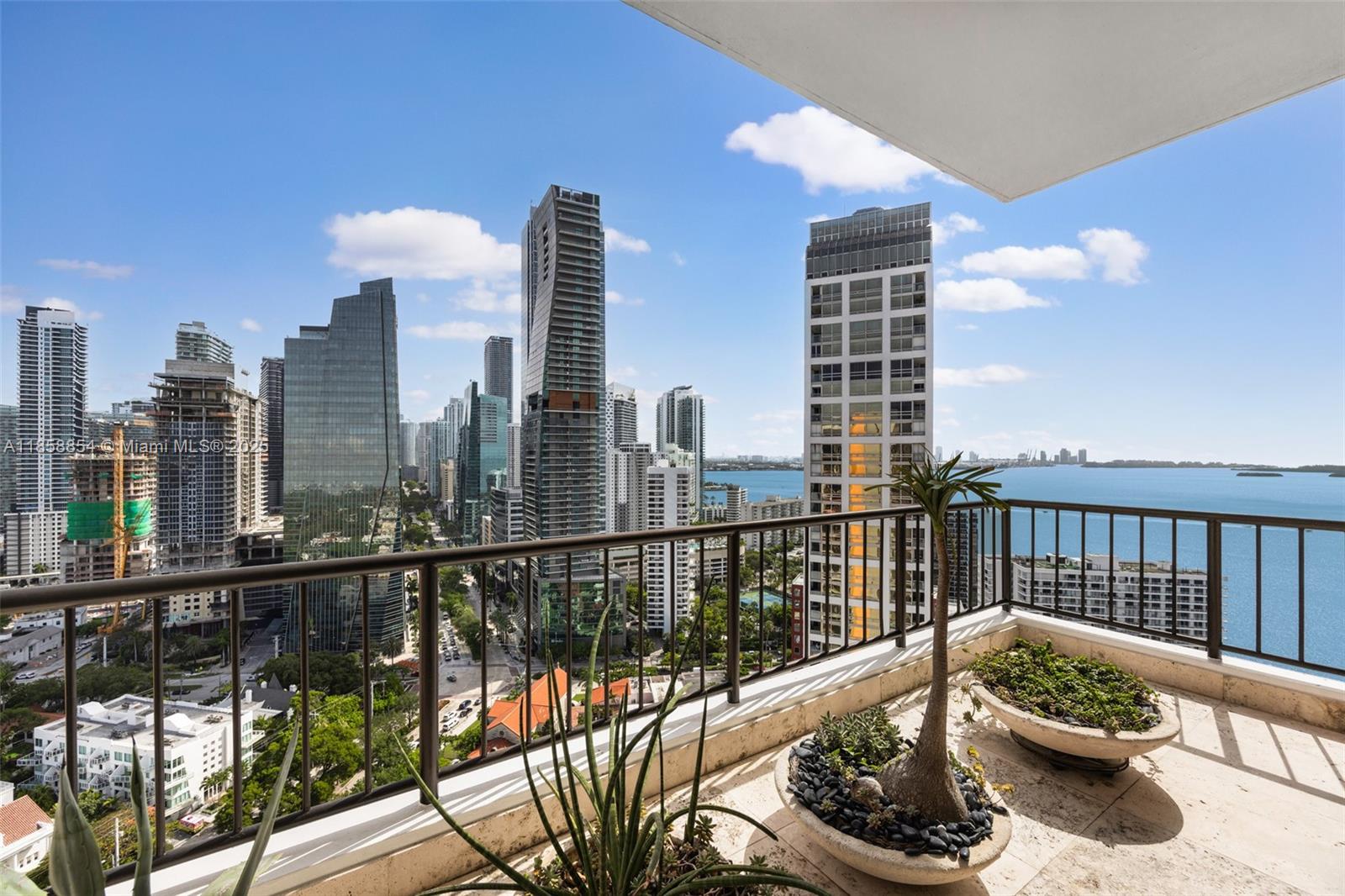 VILLA REGINA CONDO - Residential