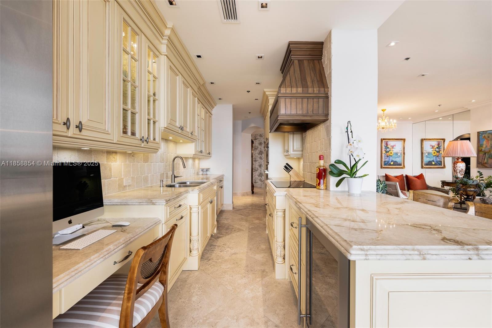 VILLA REGINA CONDO - Residential