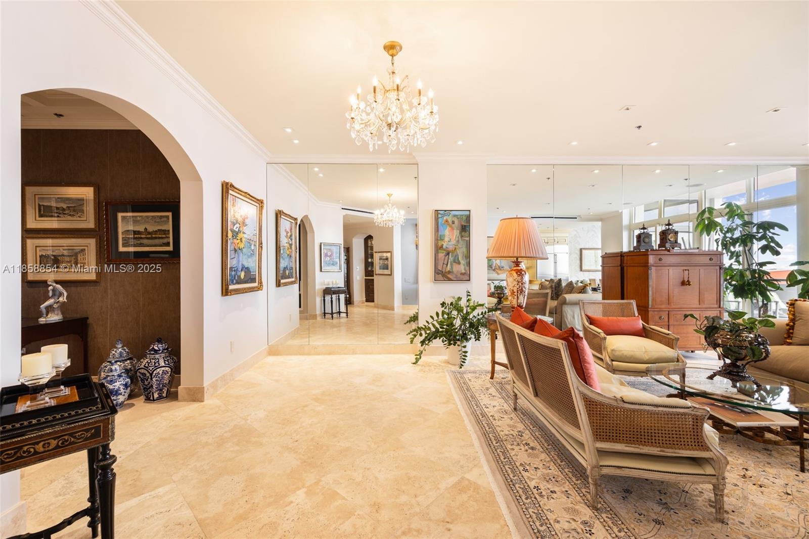 VILLA REGINA CONDO - Residential