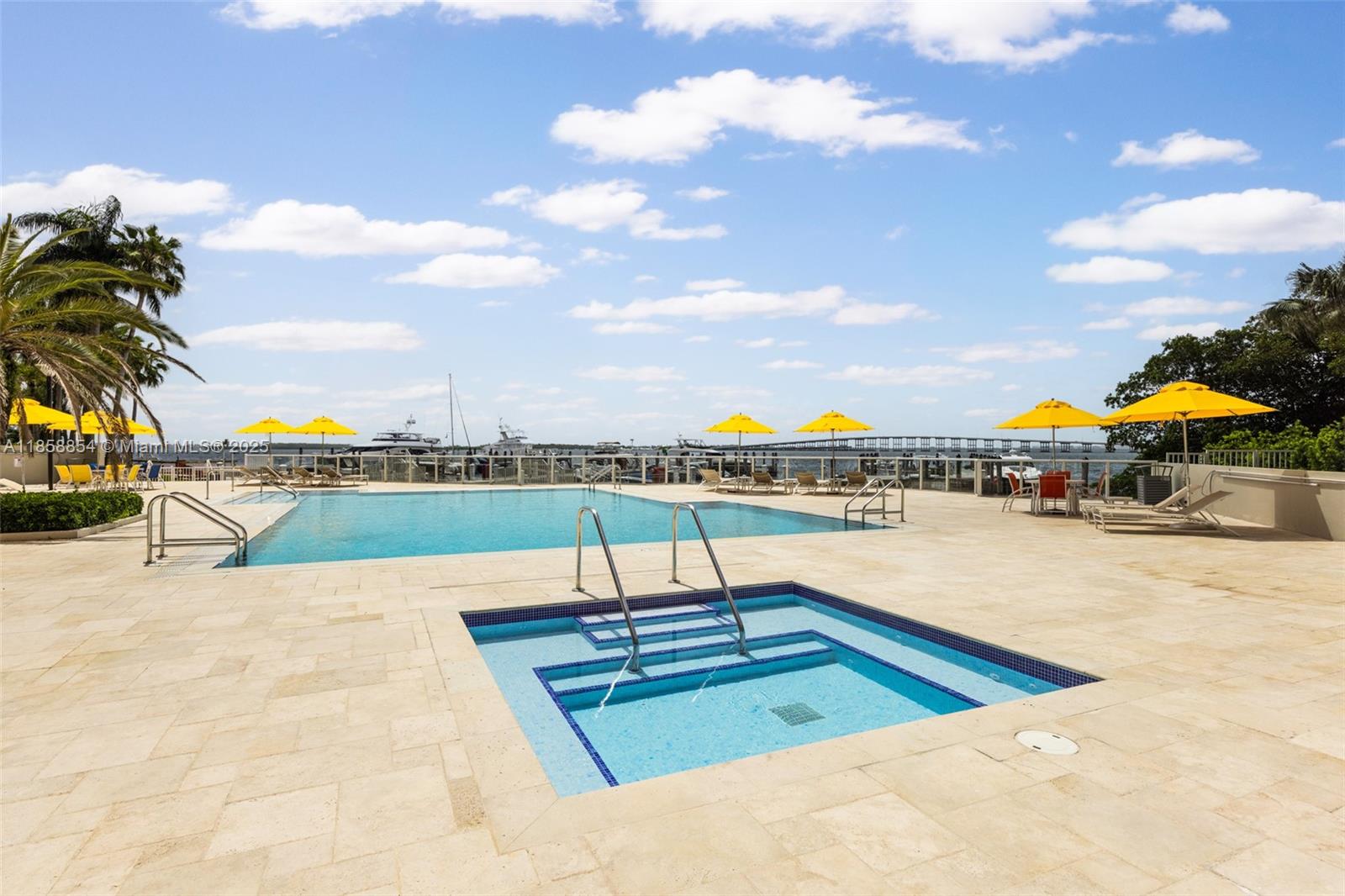 VILLA REGINA CONDO - Residential