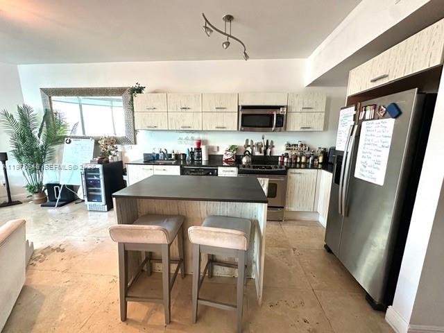 WIND CONDOMINIUM - Residential Lease