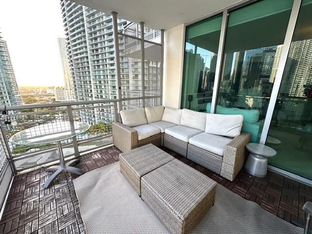 WIND CONDOMINIUM - Residential Lease