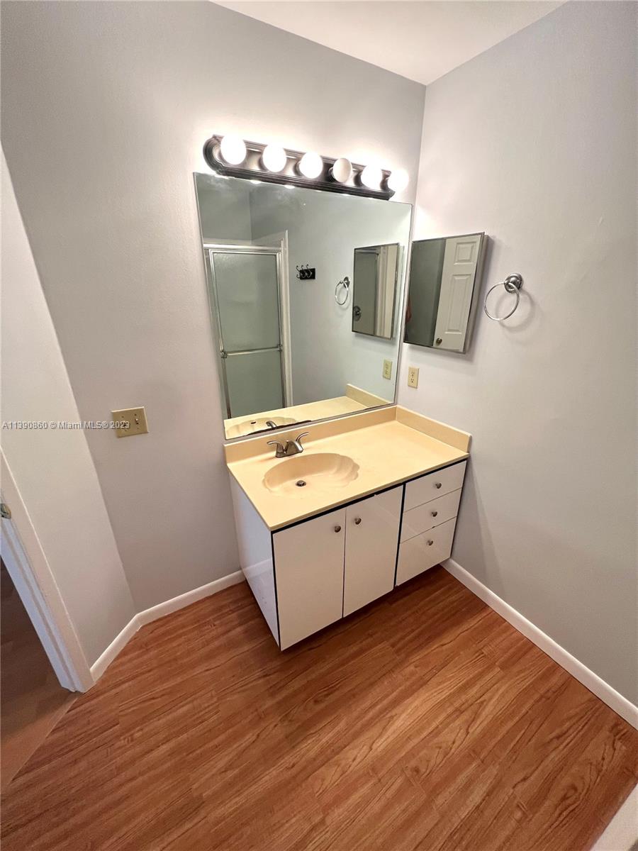 RIVERWALK 1 - Residential Lease