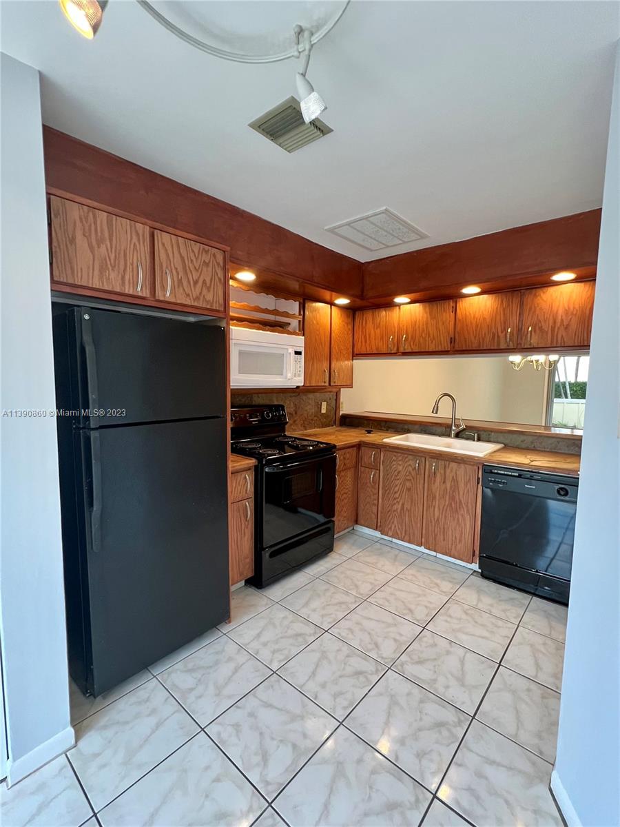 RIVERWALK 1 - Residential Lease