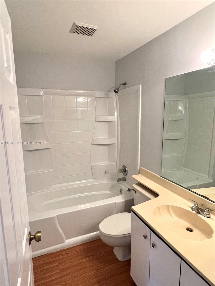 RIVERWALK 1 - Residential Lease