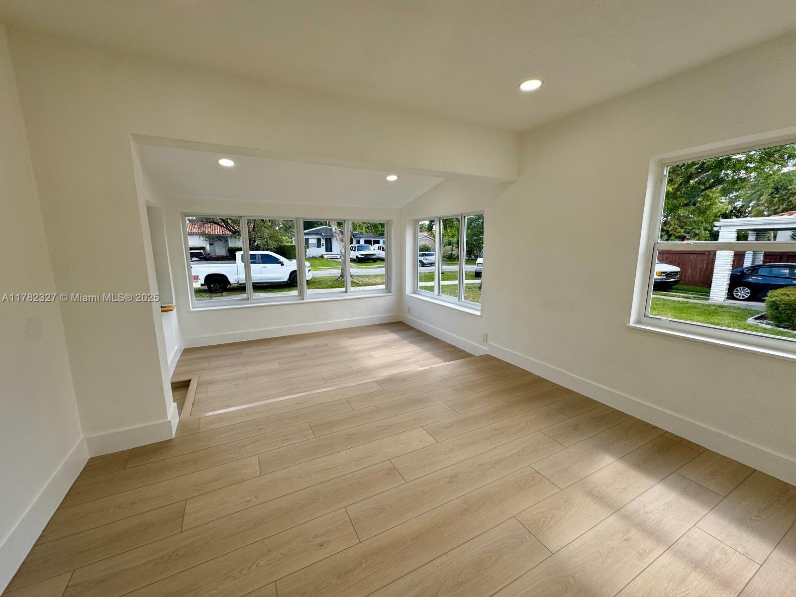 461 Plover Ave