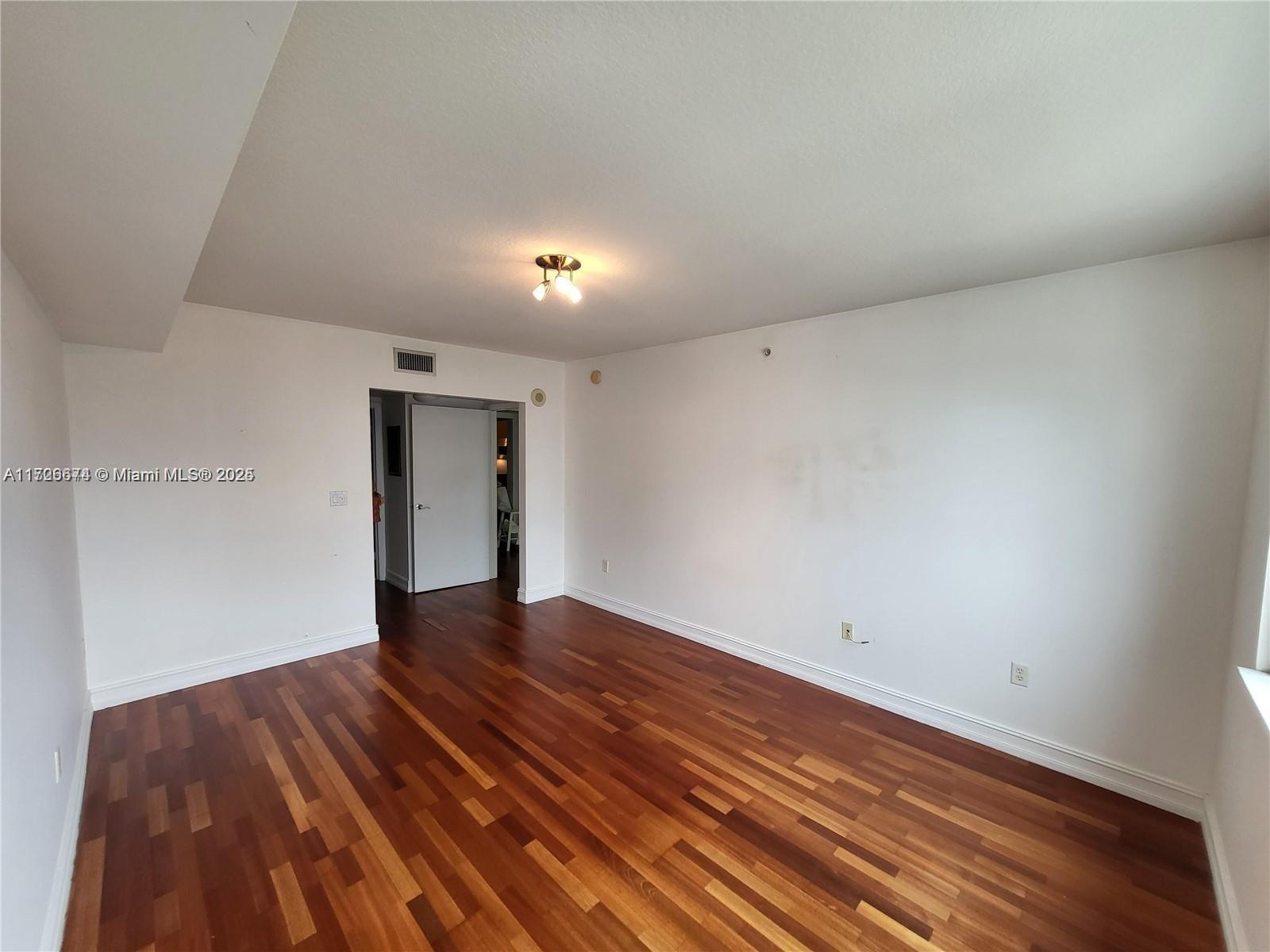 31 SE 5th St 2409