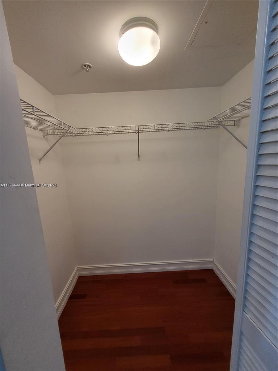 BRICKELL ON THE RIVER N T - Residential