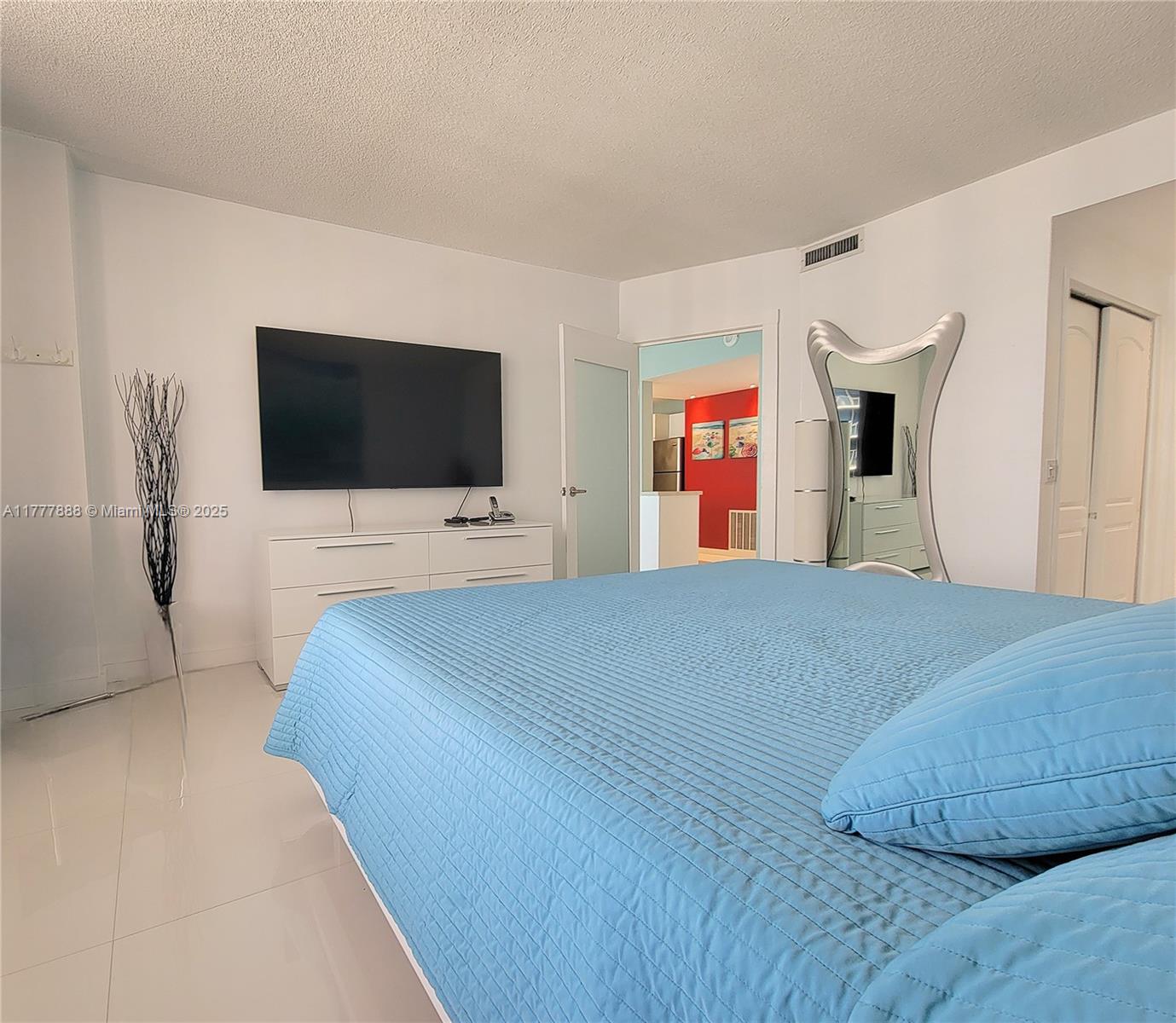 ALEXANDER TOWERS CONDO - Residential Lease