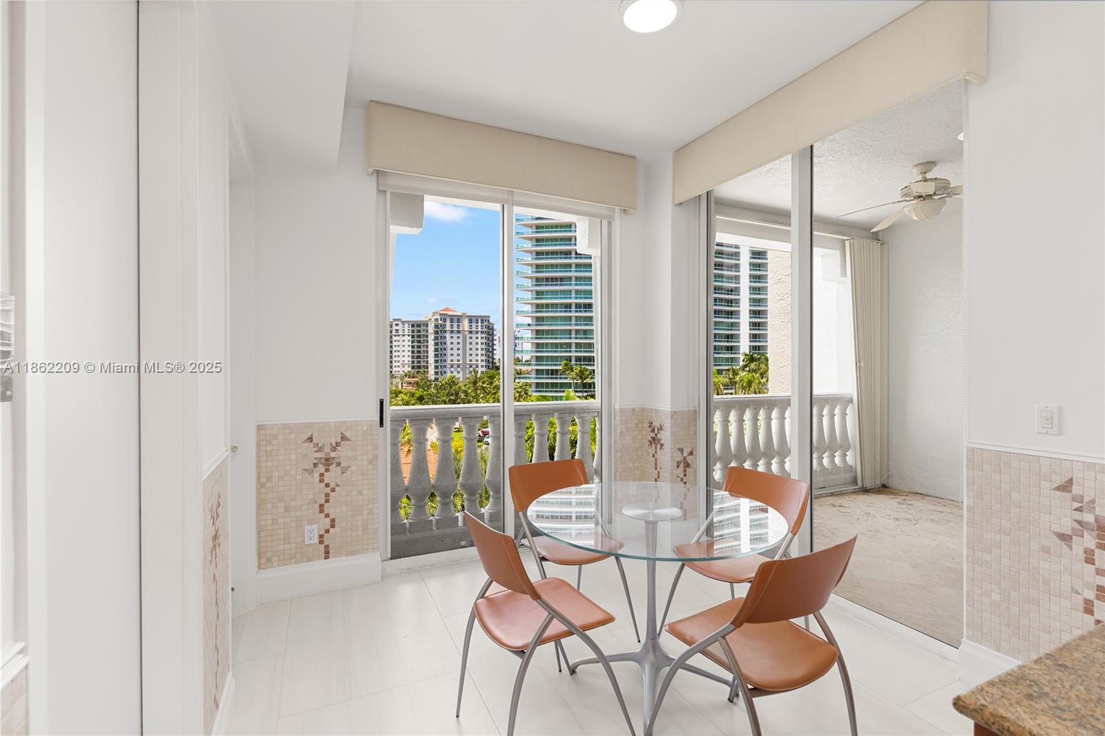 BELLA VISTA MID-RISE SOUT - Residential