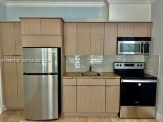 LARGO SOUND PARK 1ST ADD - Residential Lease