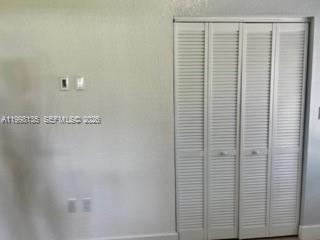 LARGO SOUND PARK 1ST ADD - Residential Lease