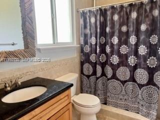 LARGO SOUND PARK 1ST ADD - Residential Lease