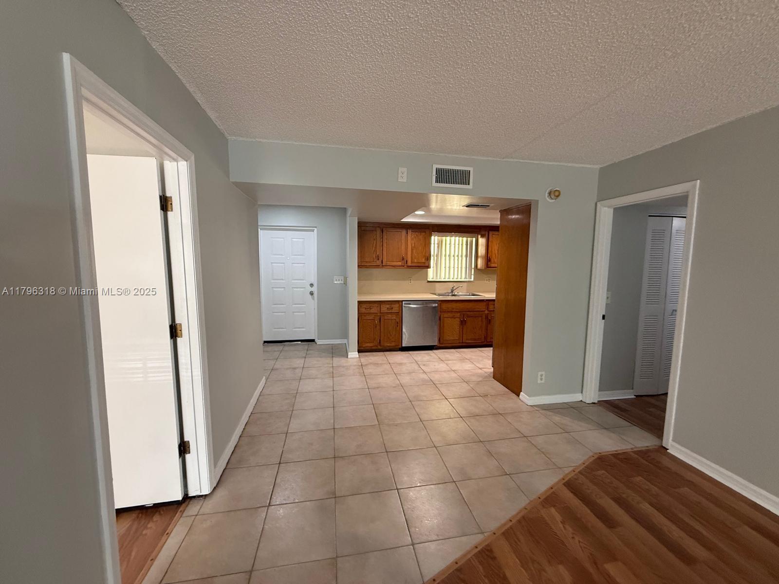 LINTON RIDGE CONDO - Residential Lease