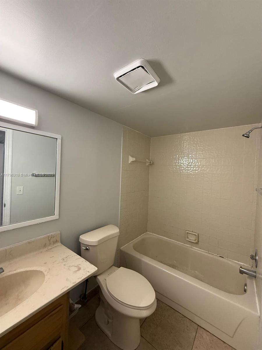 LINTON RIDGE CONDO - Residential Lease