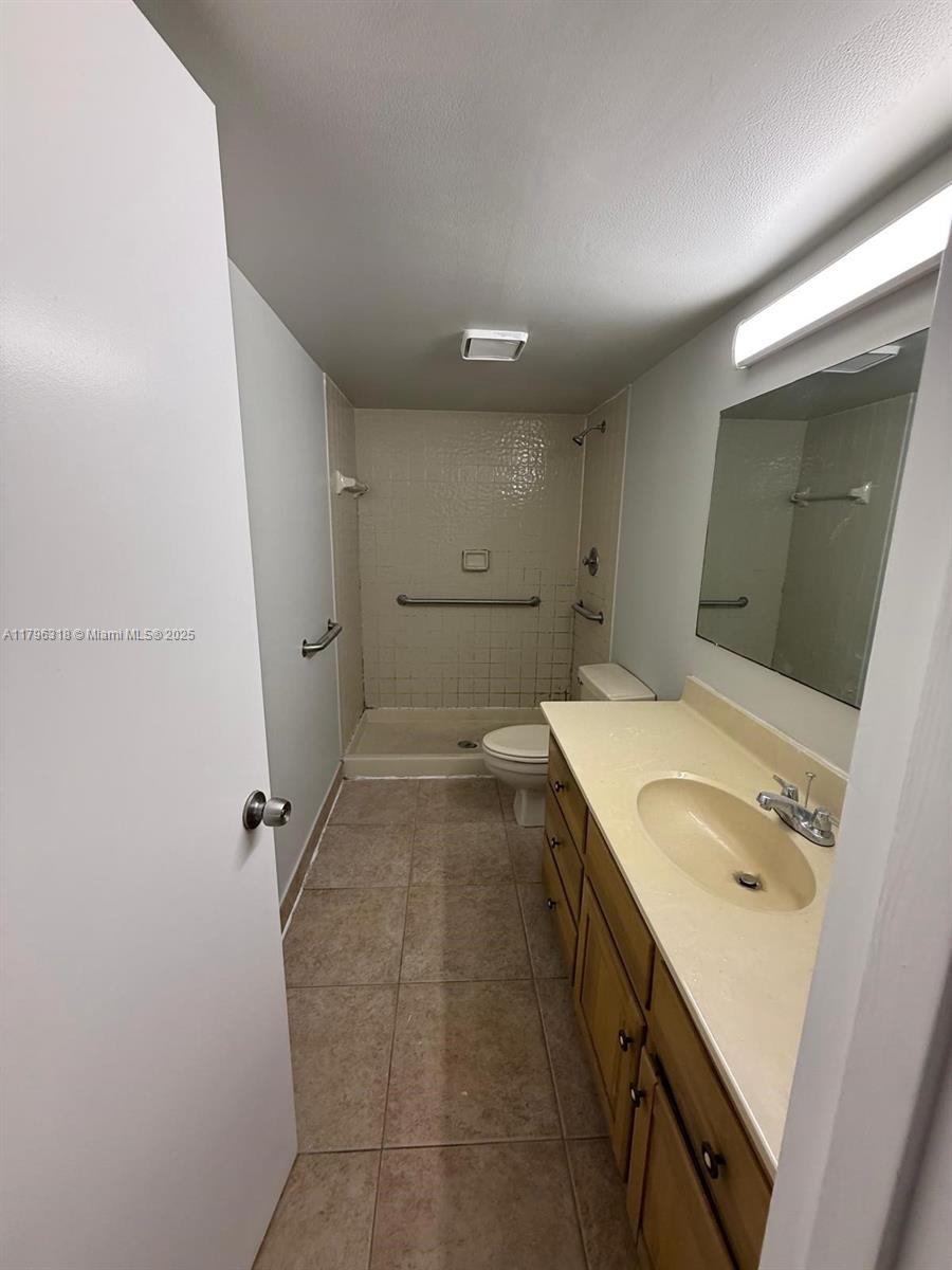 LINTON RIDGE CONDO - Residential Lease