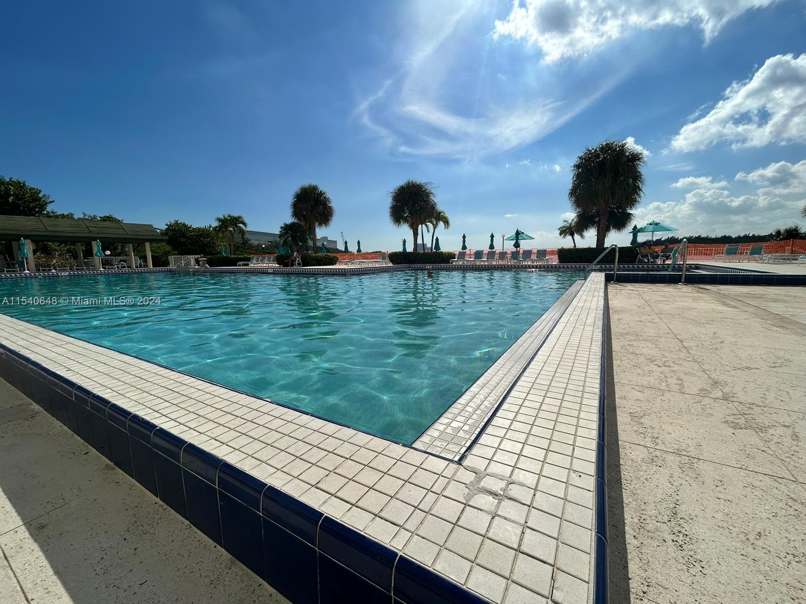 ARLEN HOUSE CONDO - Residential