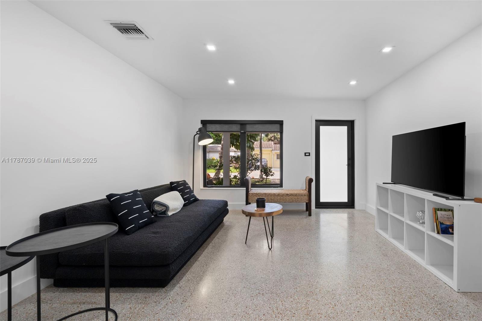 829 SW 4th Ct