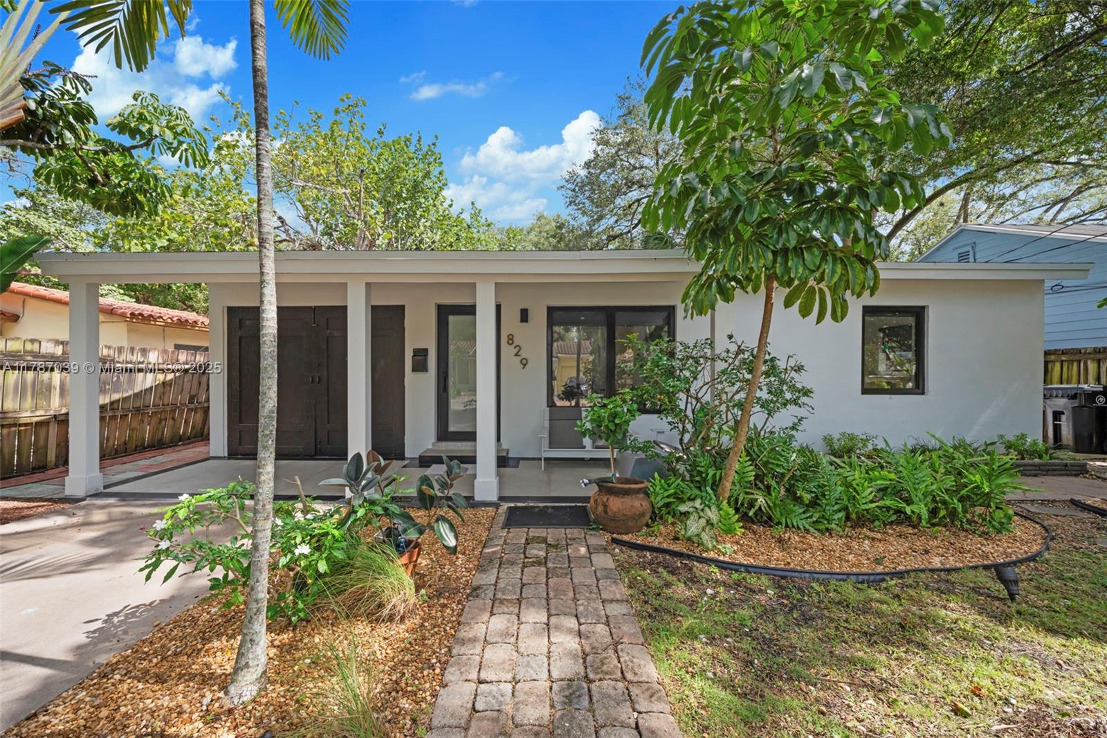 829 SW 4th Ct