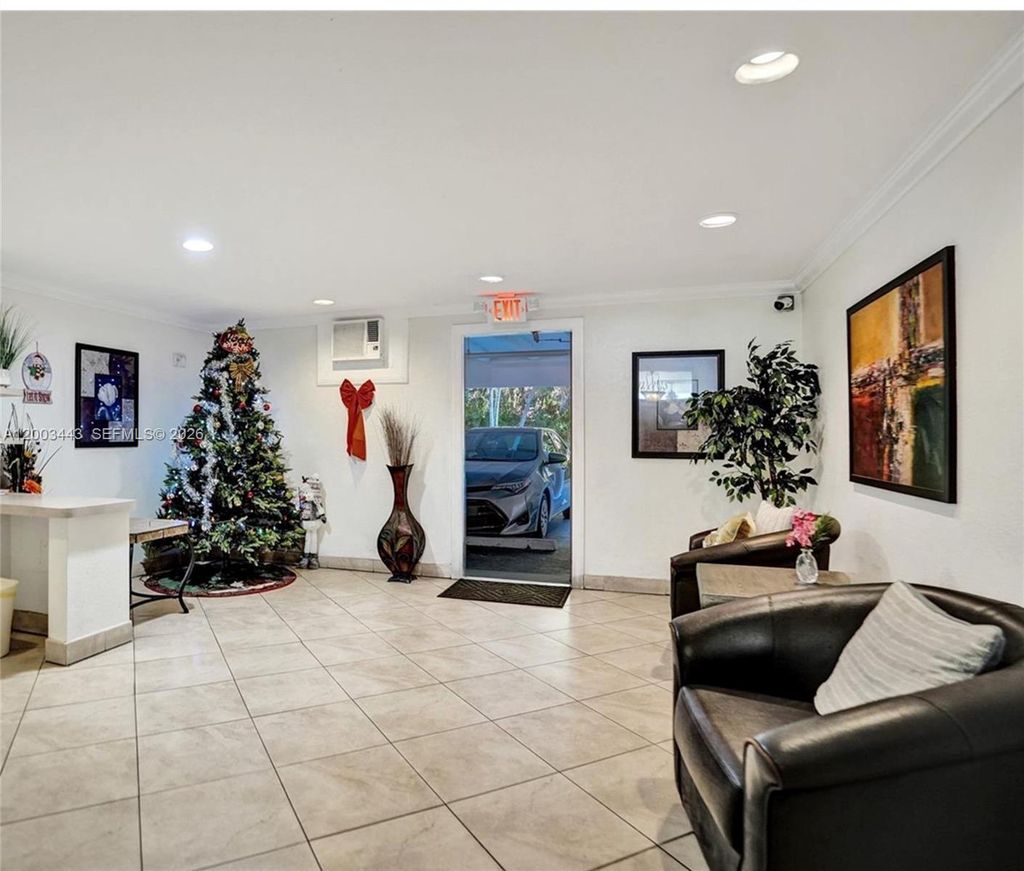 Photo of 500 NE 14th Ave #306, Hallandale Beach, FL 33009 (MLS # A12003443)