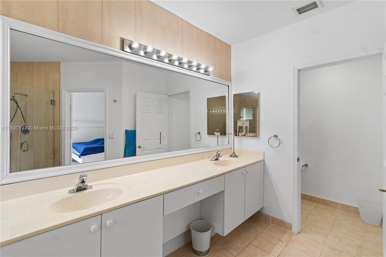 MARINA COVE AT HARBOR VIL - Residential Lease