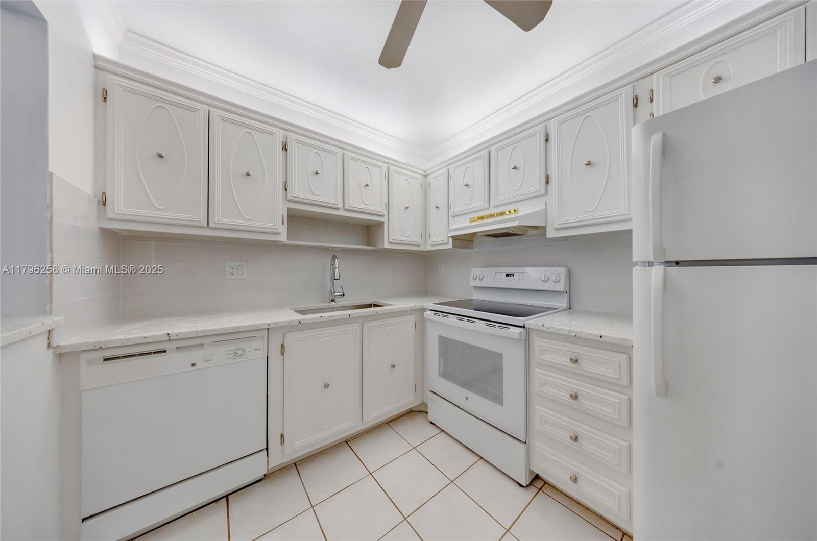 Rental Property at 257 S Cypress Rd 425, Pompano Beach, Broward County, Florida - Bedrooms: 2 
Bathrooms: 2  - $1,900 MO.