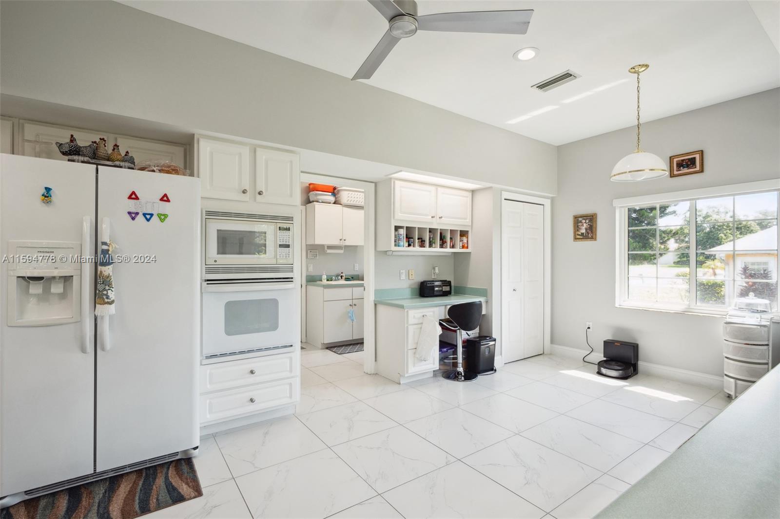 ARROWHEAD LAKE - Residential