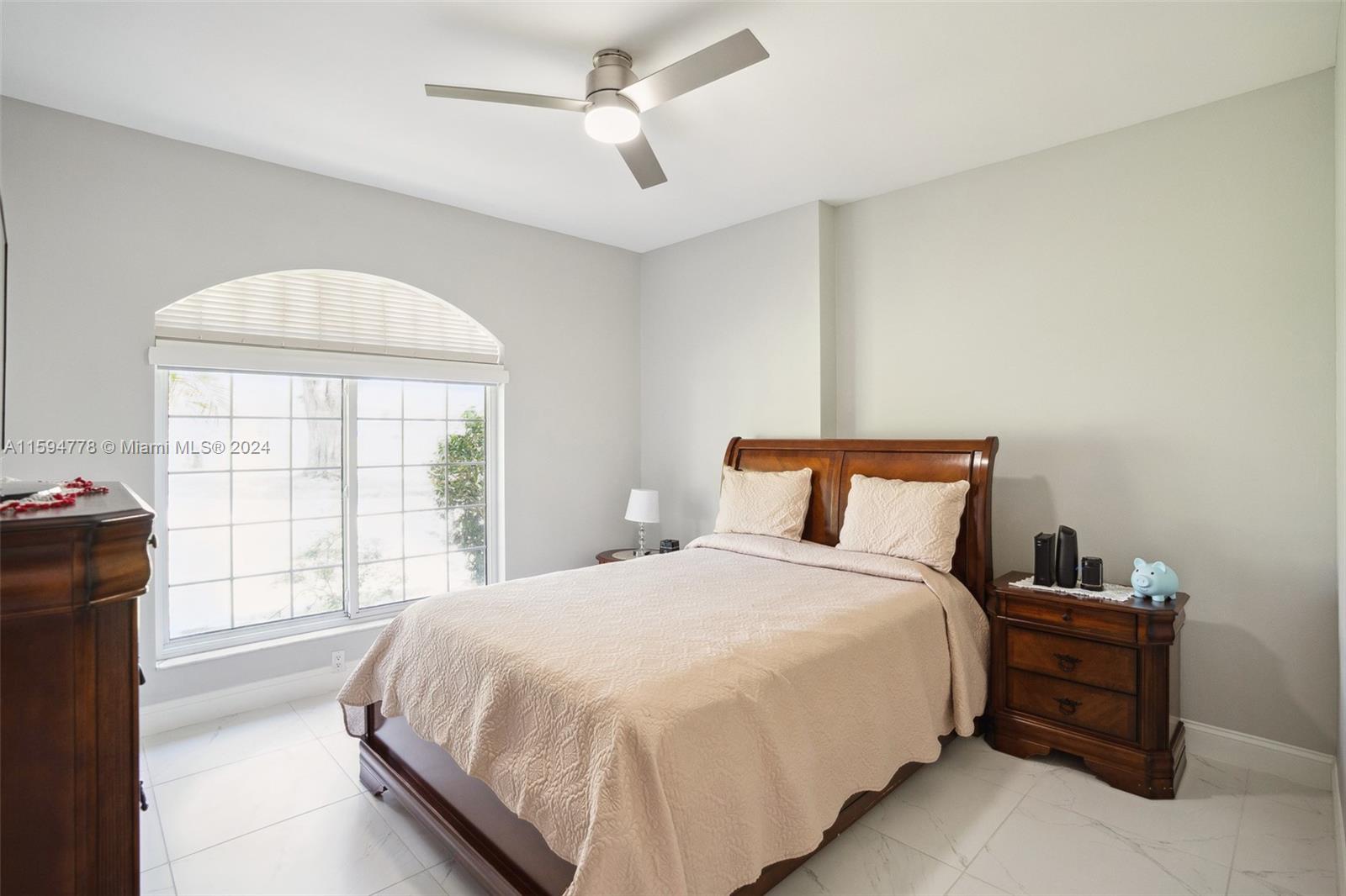 ARROWHEAD LAKE - Residential